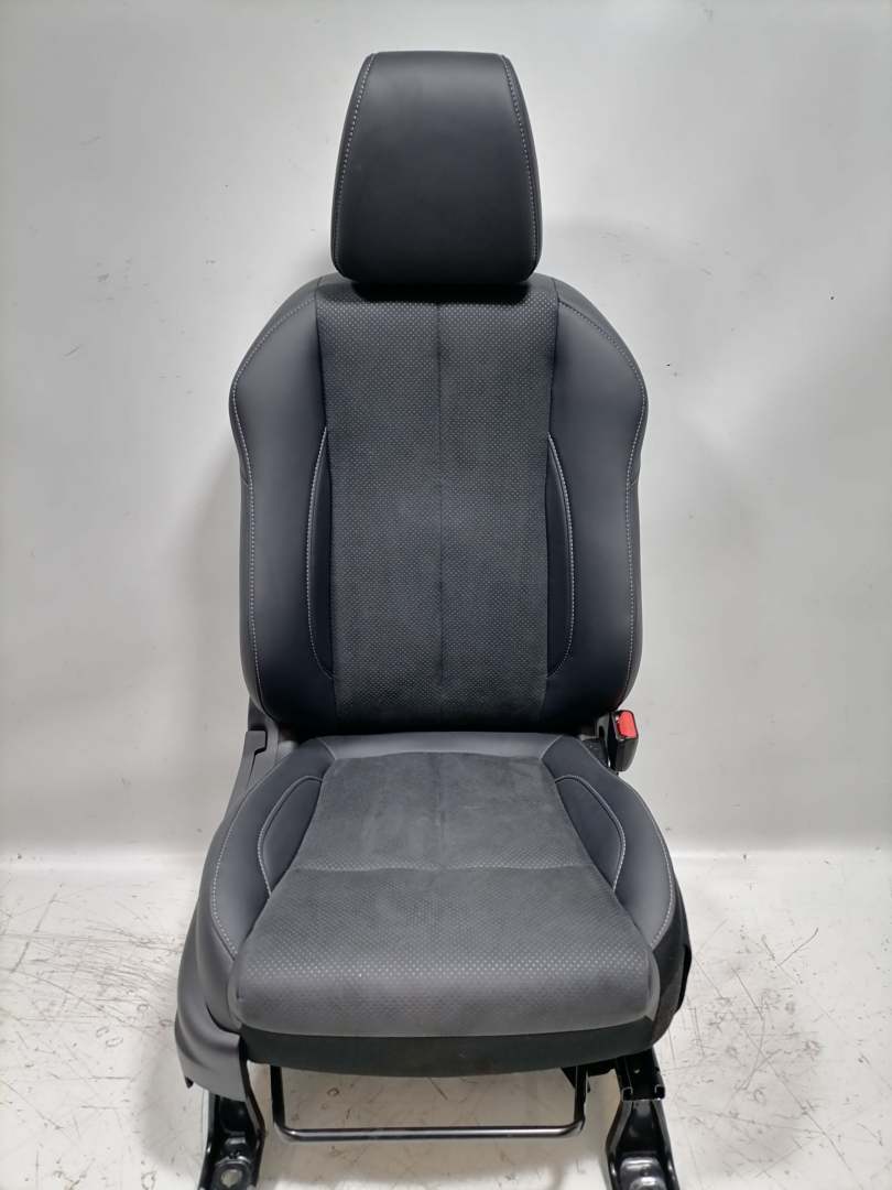 Mitsubishi Eclipse Cross GL3W original Sitz vorn rechts Beifahrersitz Teilleder elektrisch Bj.2023